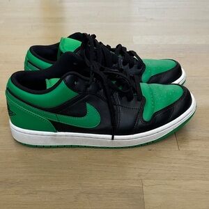 Nike Men's Black and Green Low-Top Sneakers